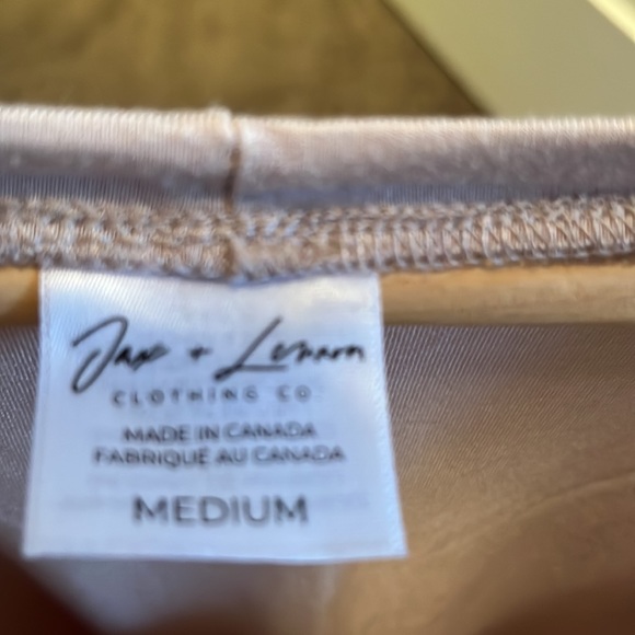 Jax and Lennon - women’s Tshirt- Medium - Picture 3 of 3